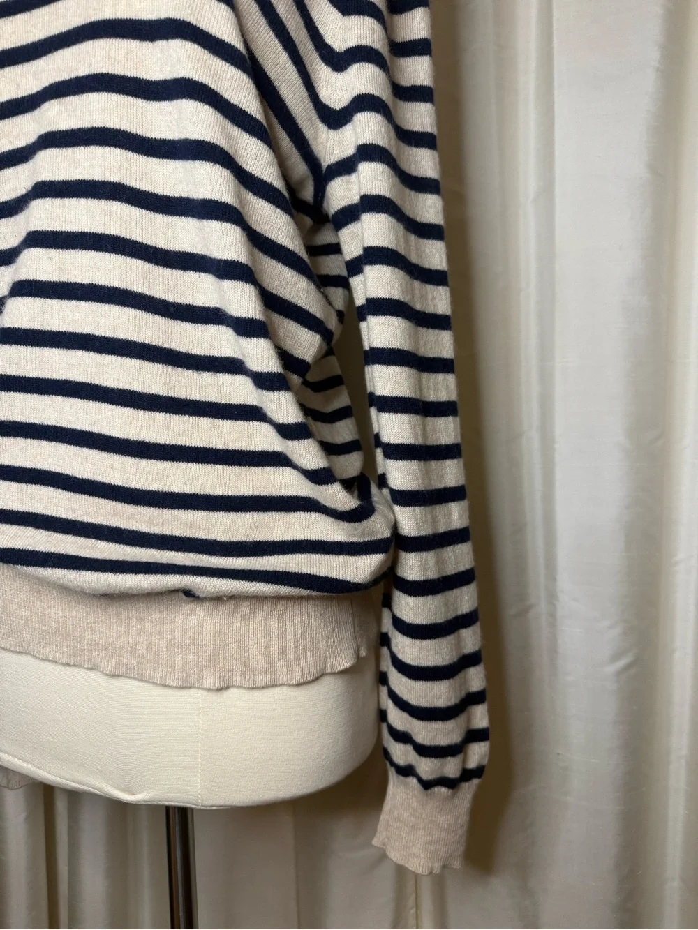Crew 100% Cashmere Striped Crewneck Sweater Navy Cream Men’s Medium